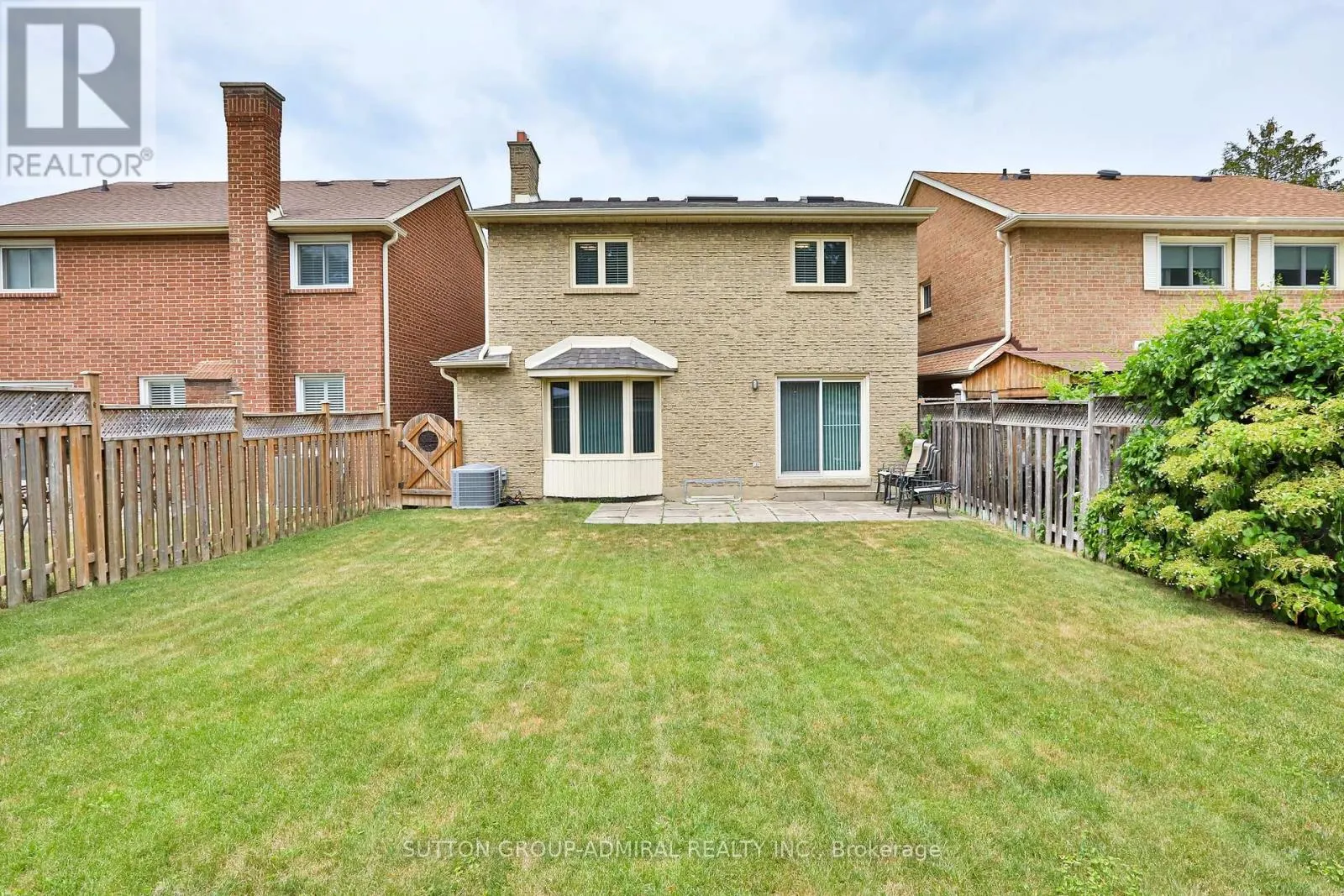 135 HEATHERTON WAY