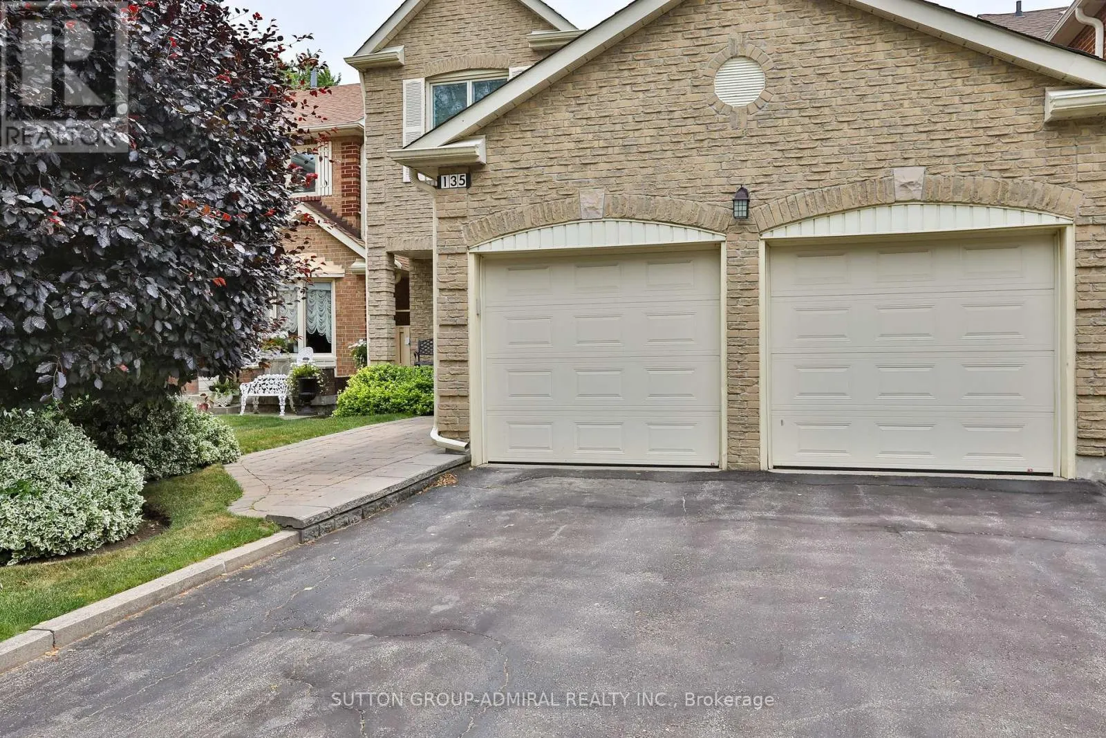 135 HEATHERTON WAY