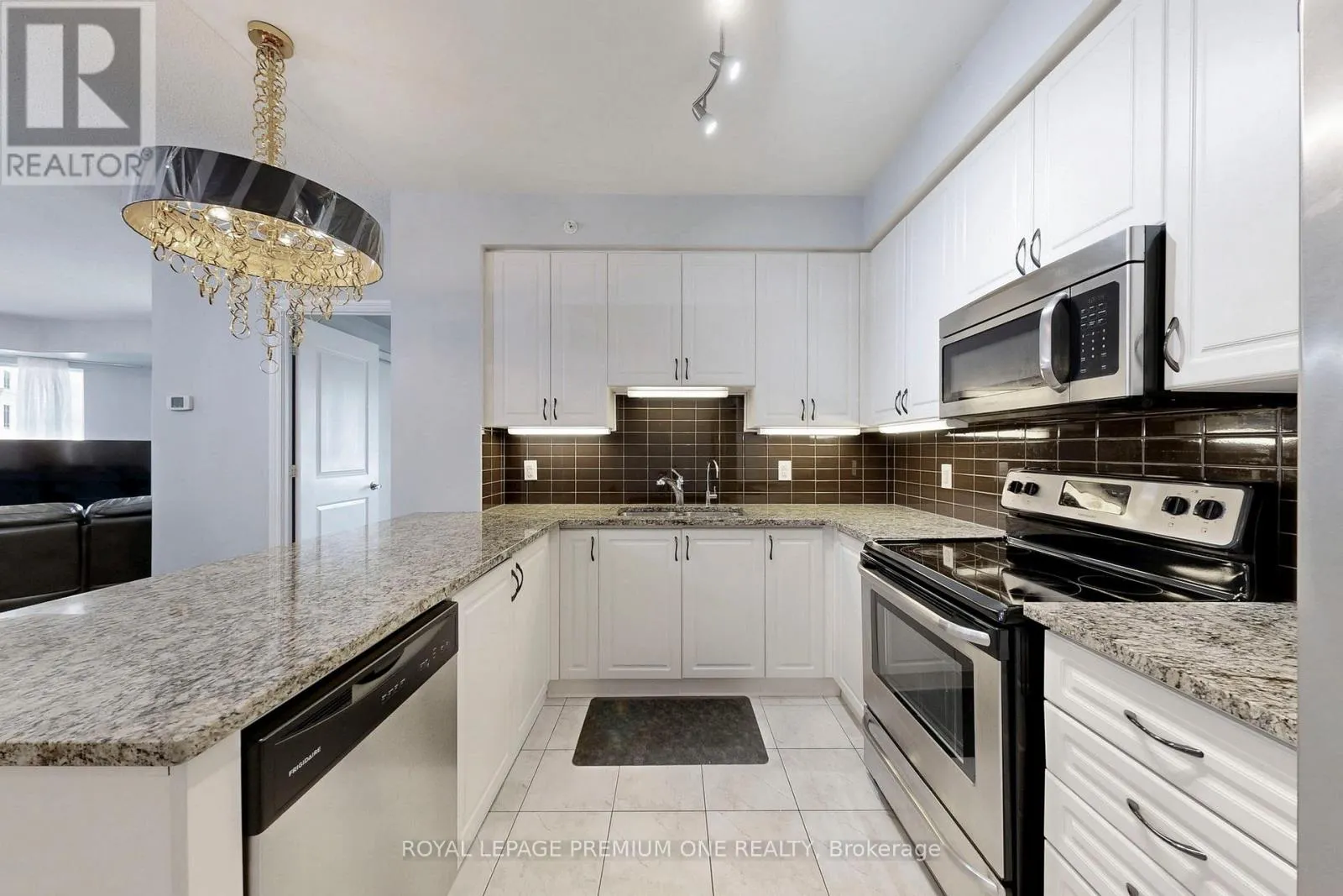 1202 - 9255 JANE STREET N