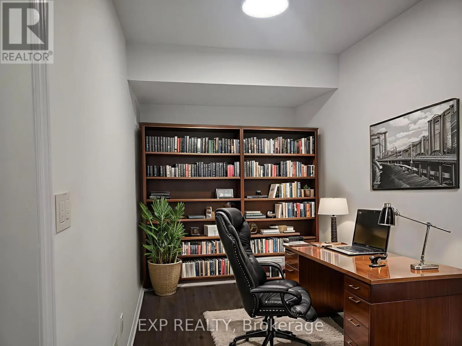 UNIT B - 50 FAROOQ BOULEVARD N