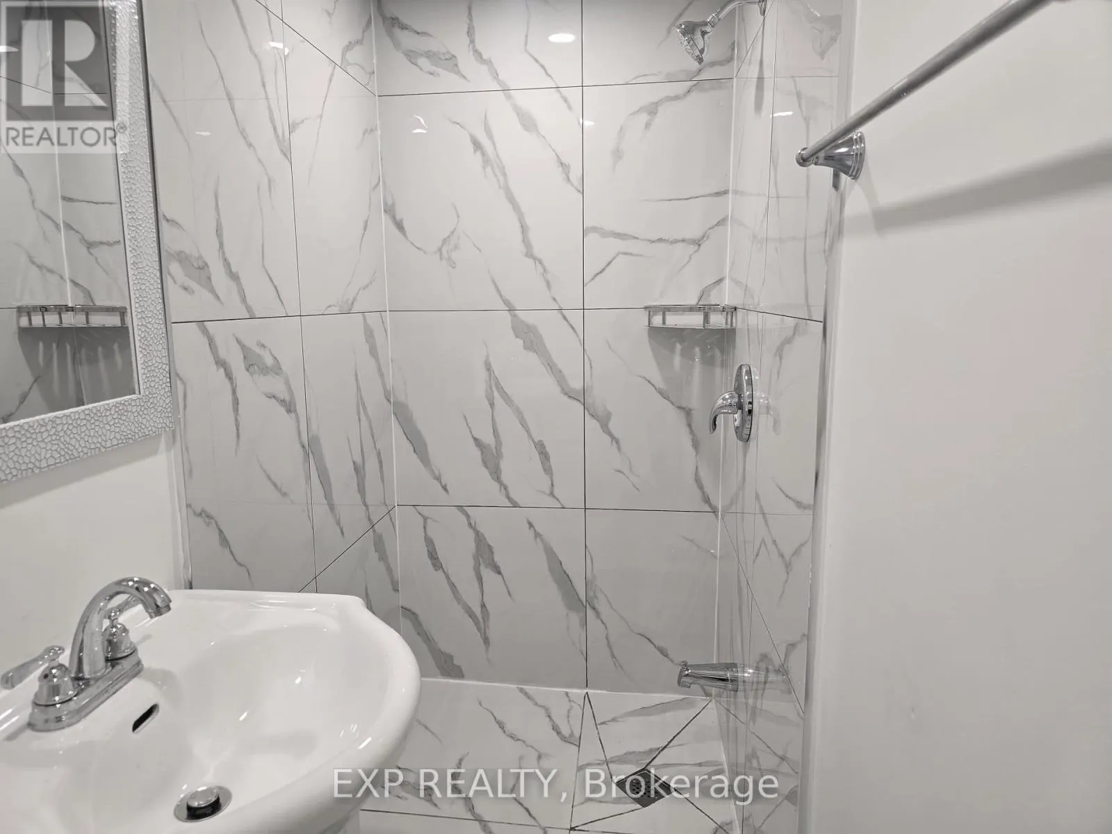 UNIT B - 50 FAROOQ BOULEVARD N