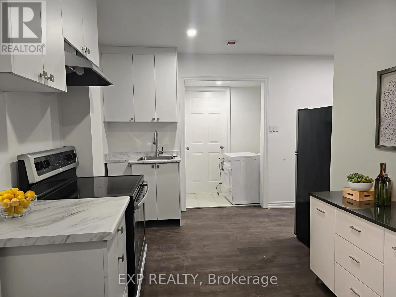 UNIT B - 50 FAROOQ BOULEVARD N
