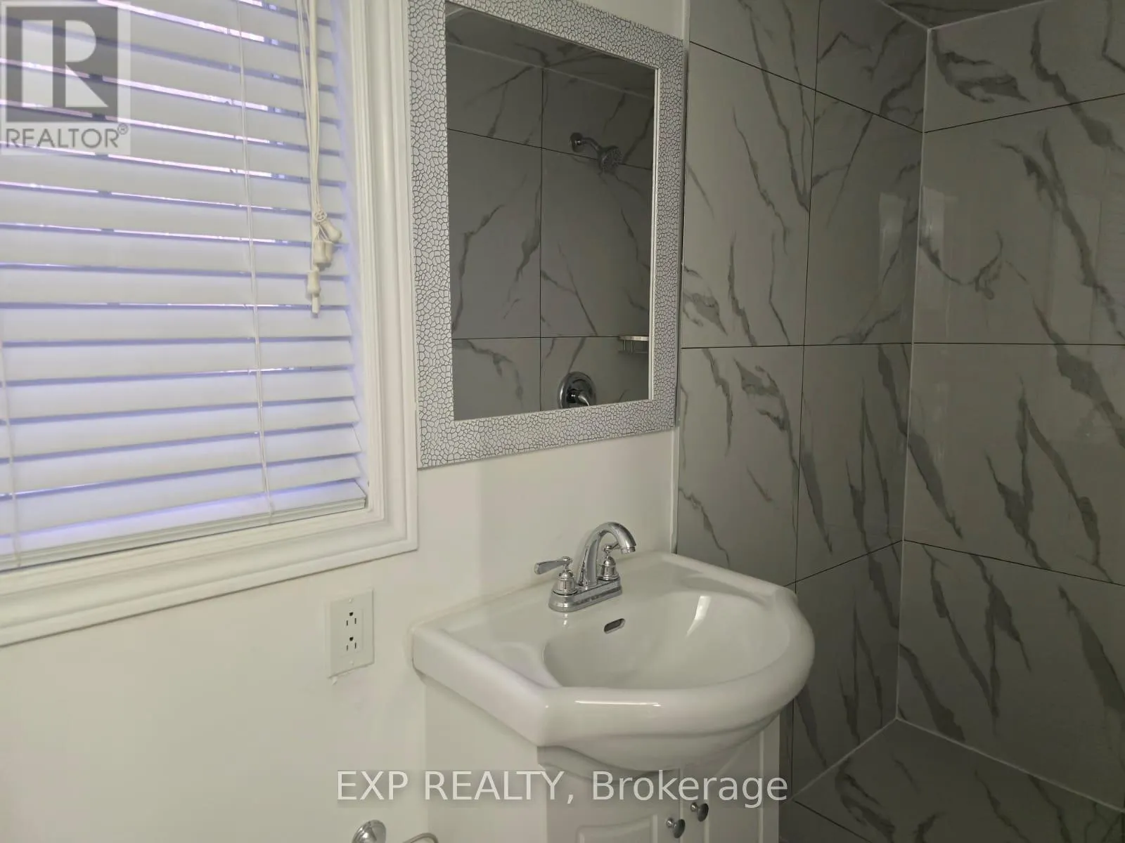UNIT B - 50 FAROOQ BOULEVARD N
