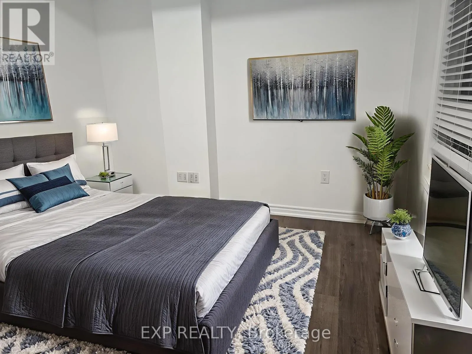 UNIT B - 50 FAROOQ BOULEVARD N
