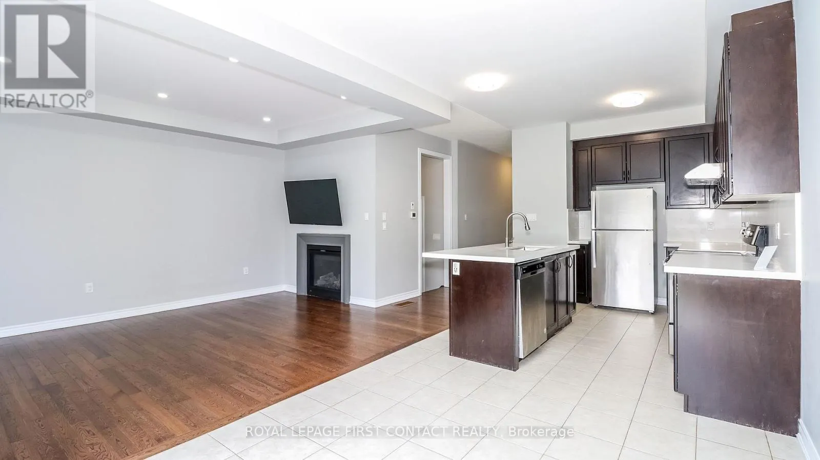 53 MONDIAL CRESCENT