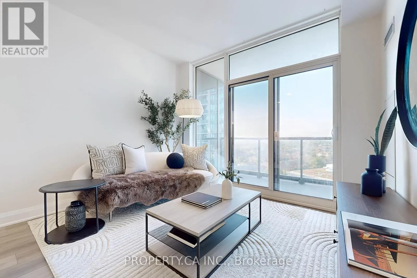 1009 - 20 GATINEAU DRIVE