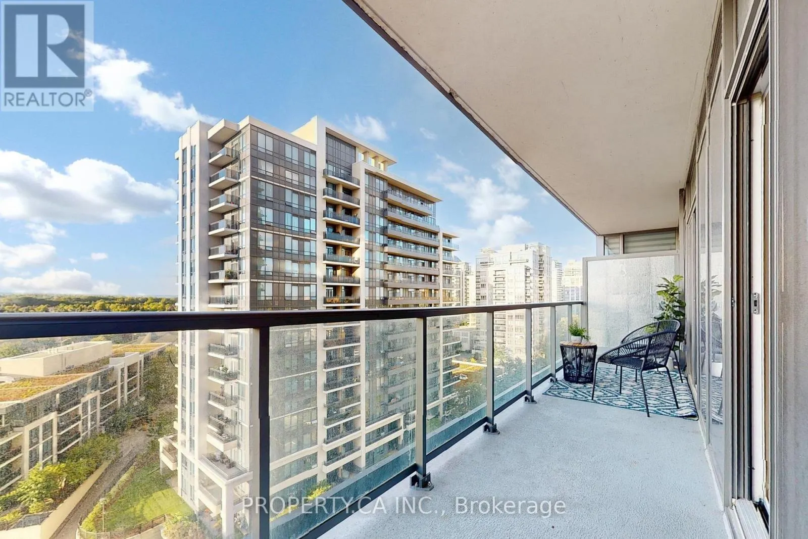 1009 - 20 GATINEAU DRIVE
