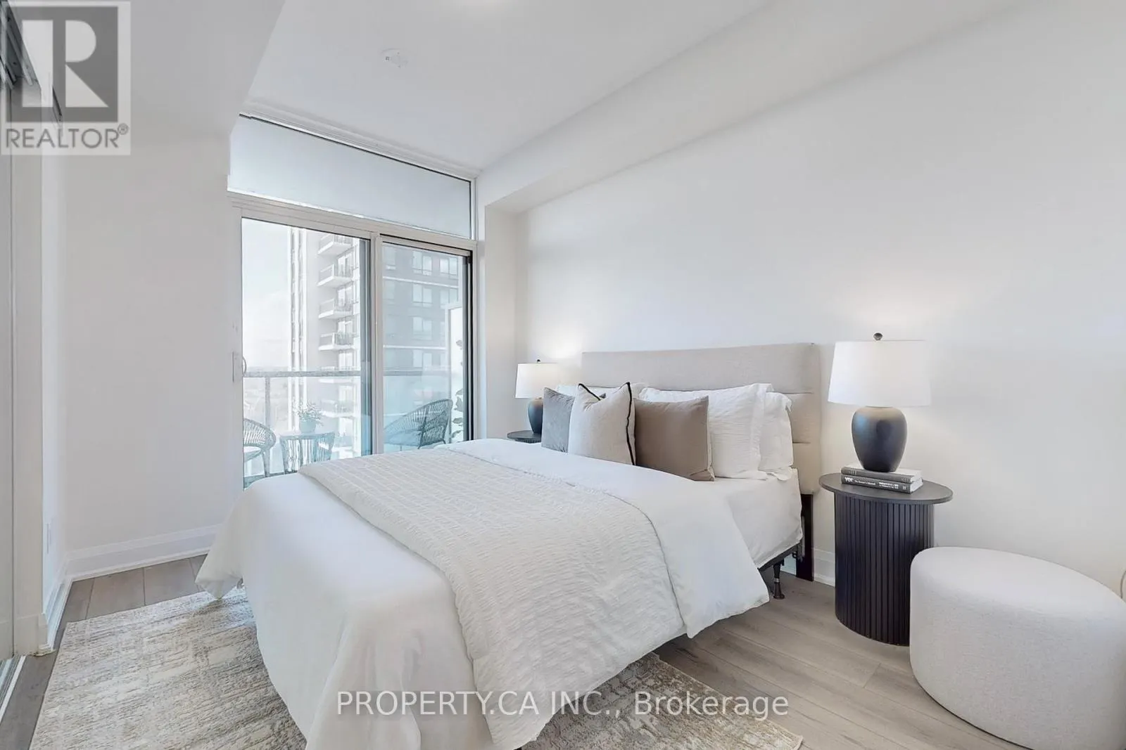 1009 - 20 GATINEAU DRIVE