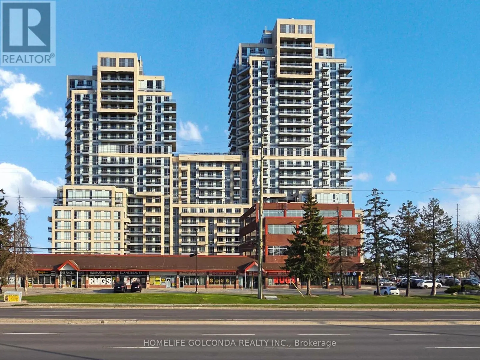 1007 - 9205 YONGE STREET