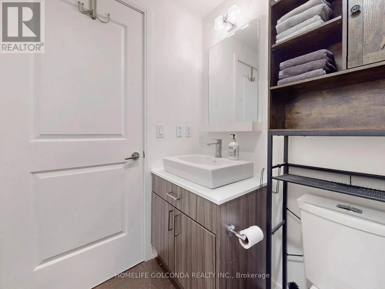1007 - 9205 YONGE STREET