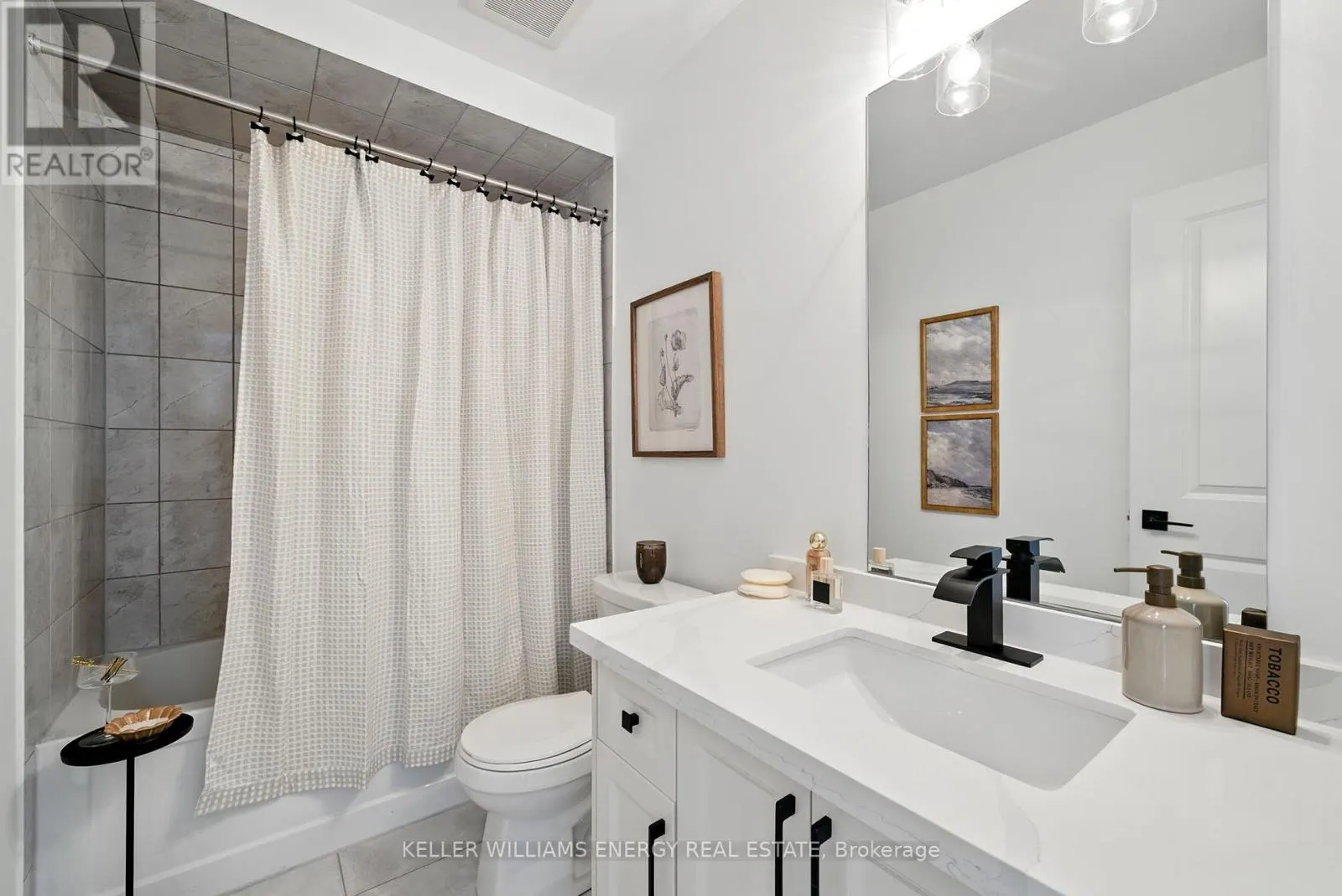 23 ALAN WILLIAMS TRAIL