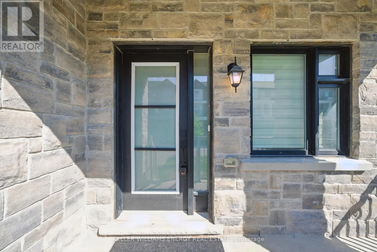 23 ALAN WILLIAMS TRAIL