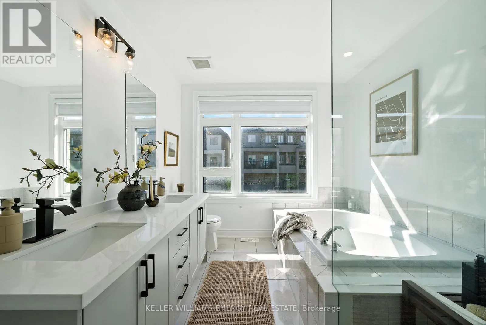 23 ALAN WILLIAMS TRAIL