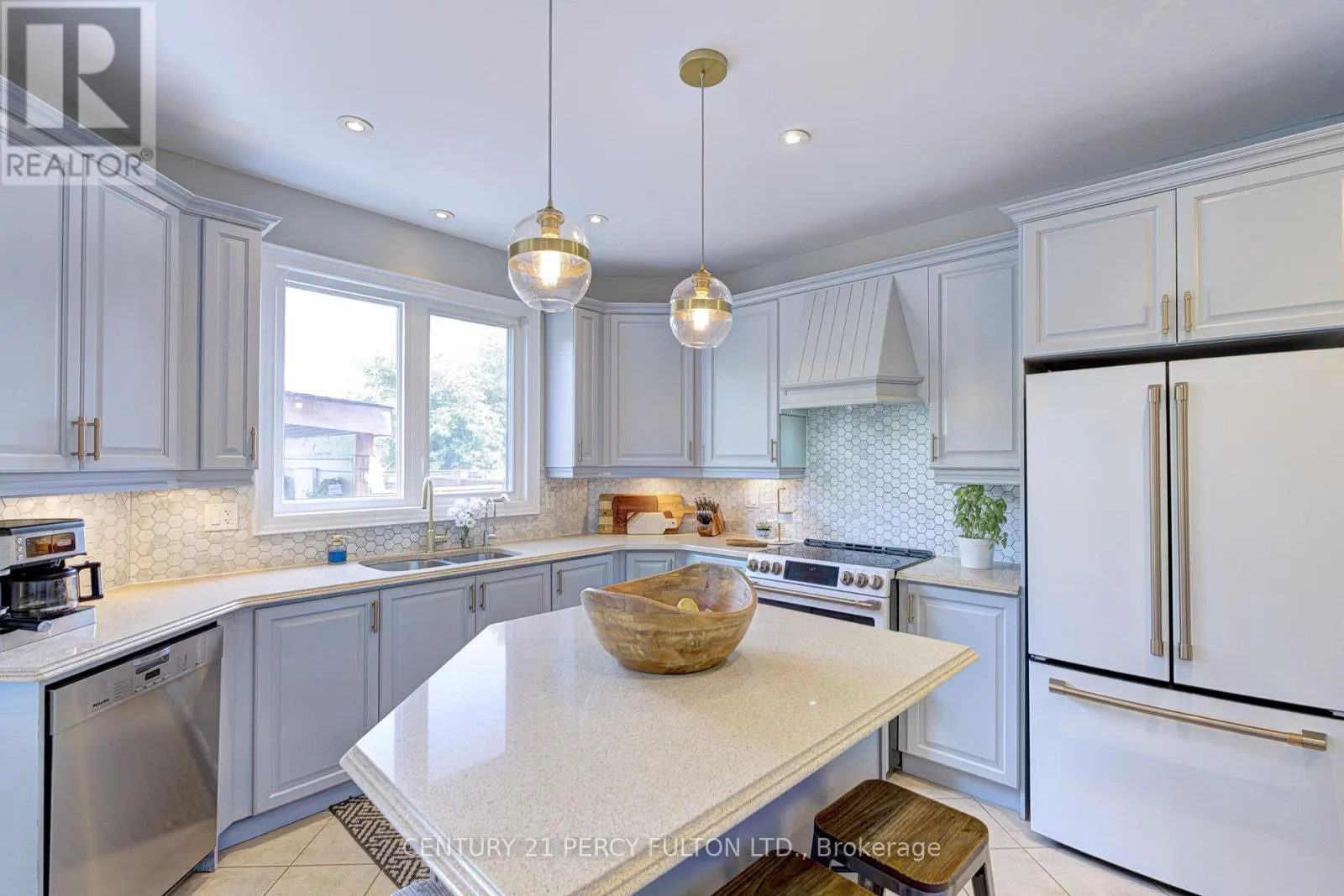 122 JOHN W TAYLOR AVENUE