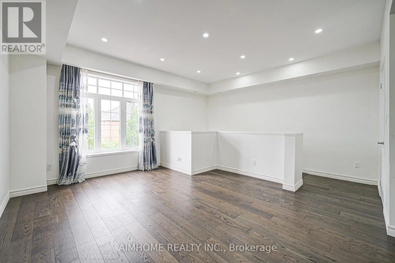 22 - 50 GREENSBOROUGH VILLAG CIRCLE