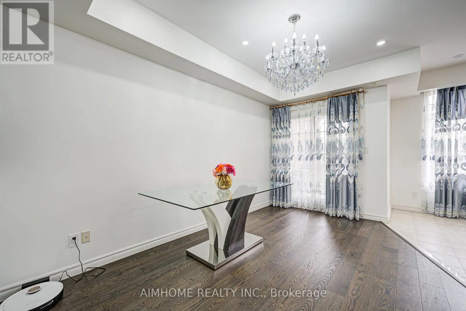 22 - 50 GREENSBOROUGH VILLAG CIRCLE