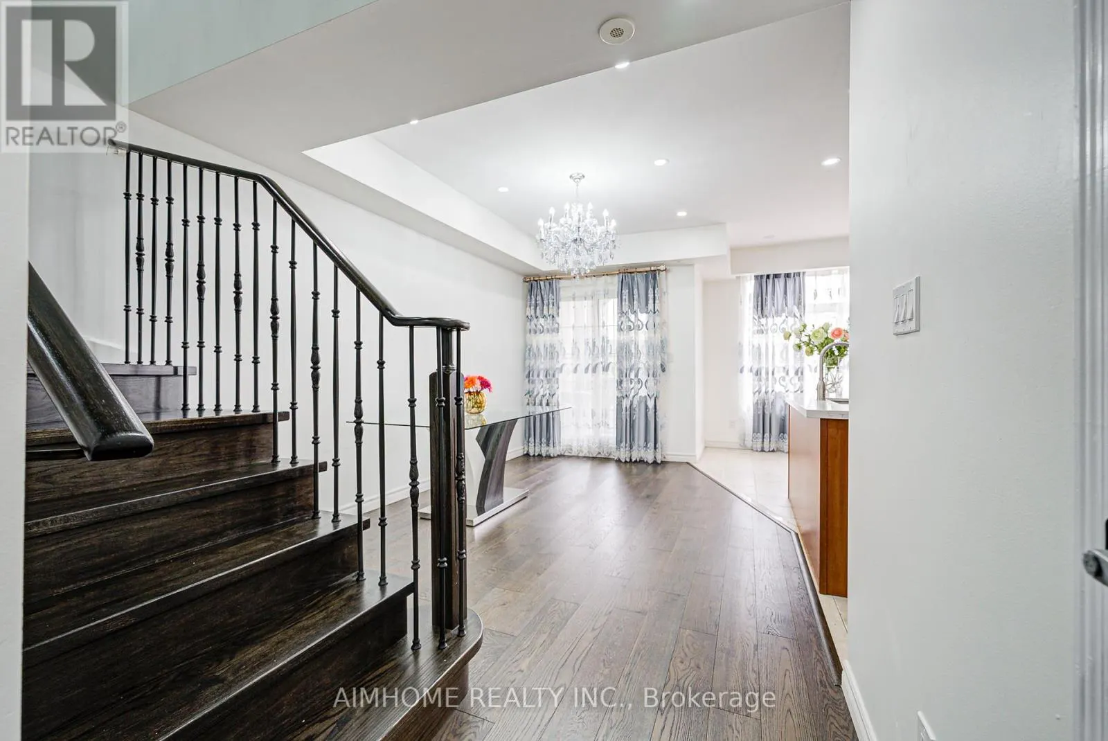 22 - 50 GREENSBOROUGH VILLAG CIRCLE