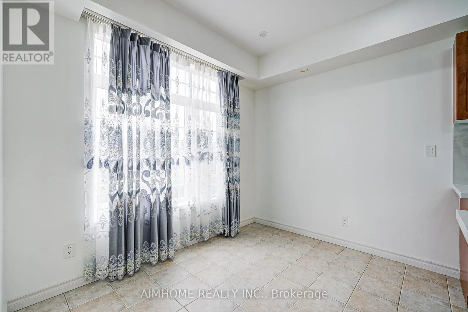 22 - 50 GREENSBOROUGH VILLAG CIRCLE