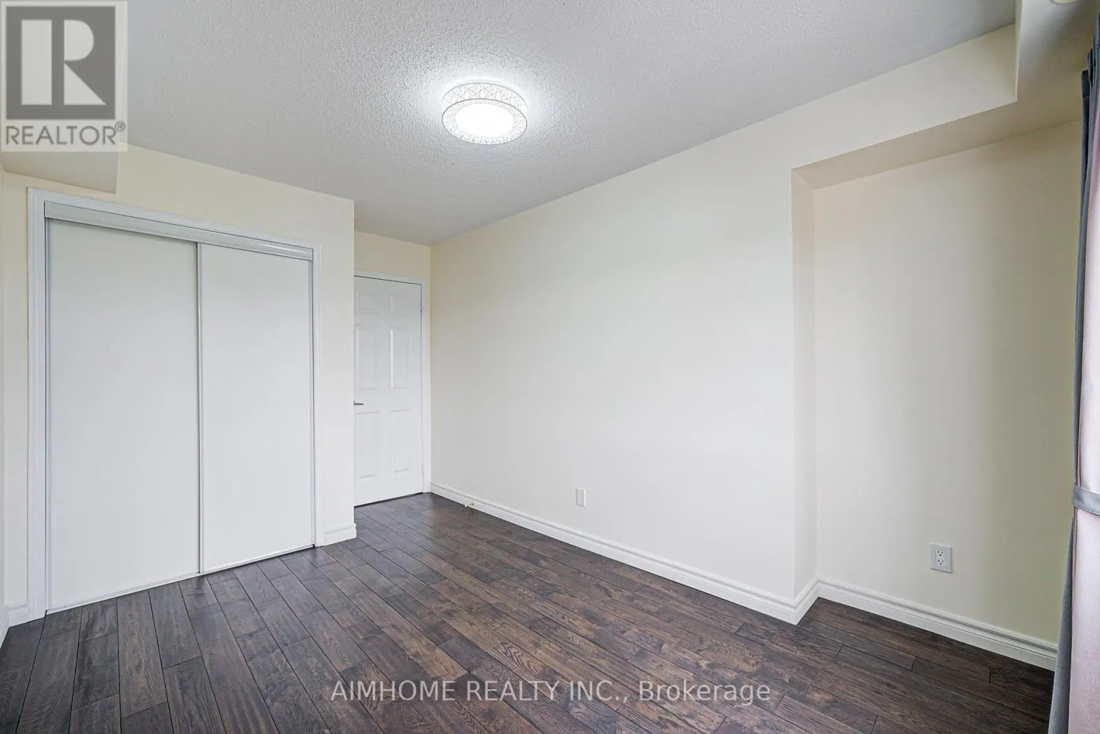 22 - 50 GREENSBOROUGH VILLAG CIRCLE