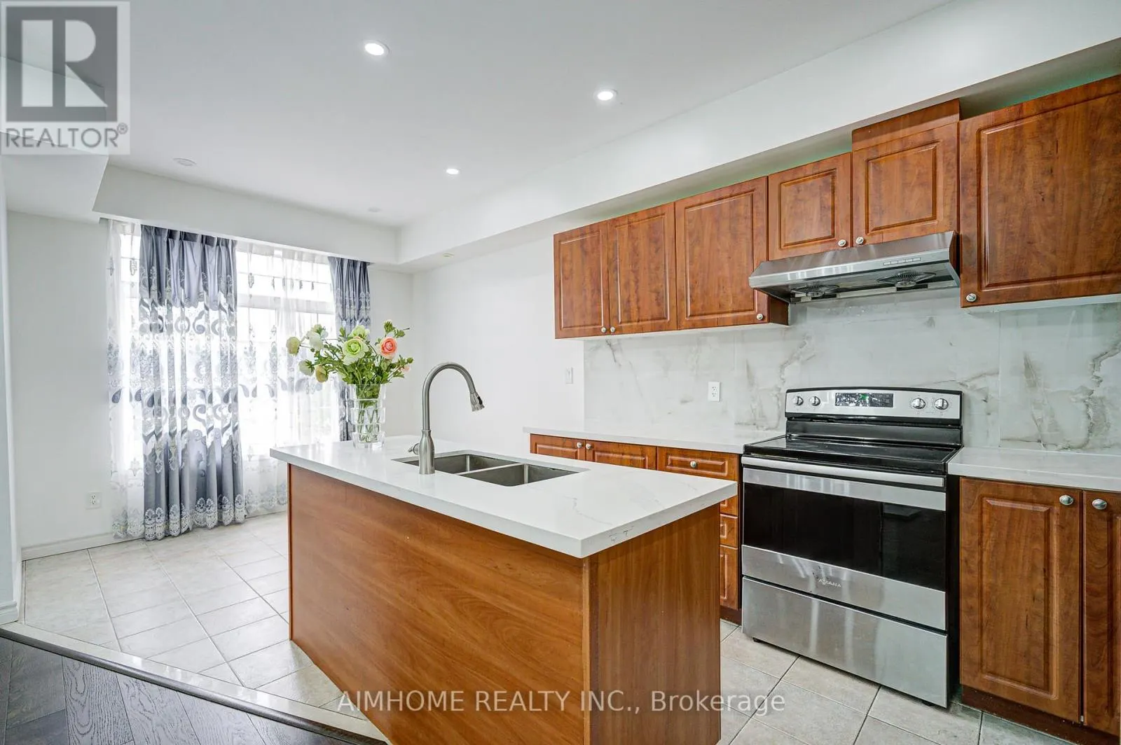 22 - 50 GREENSBOROUGH VILLAG CIRCLE