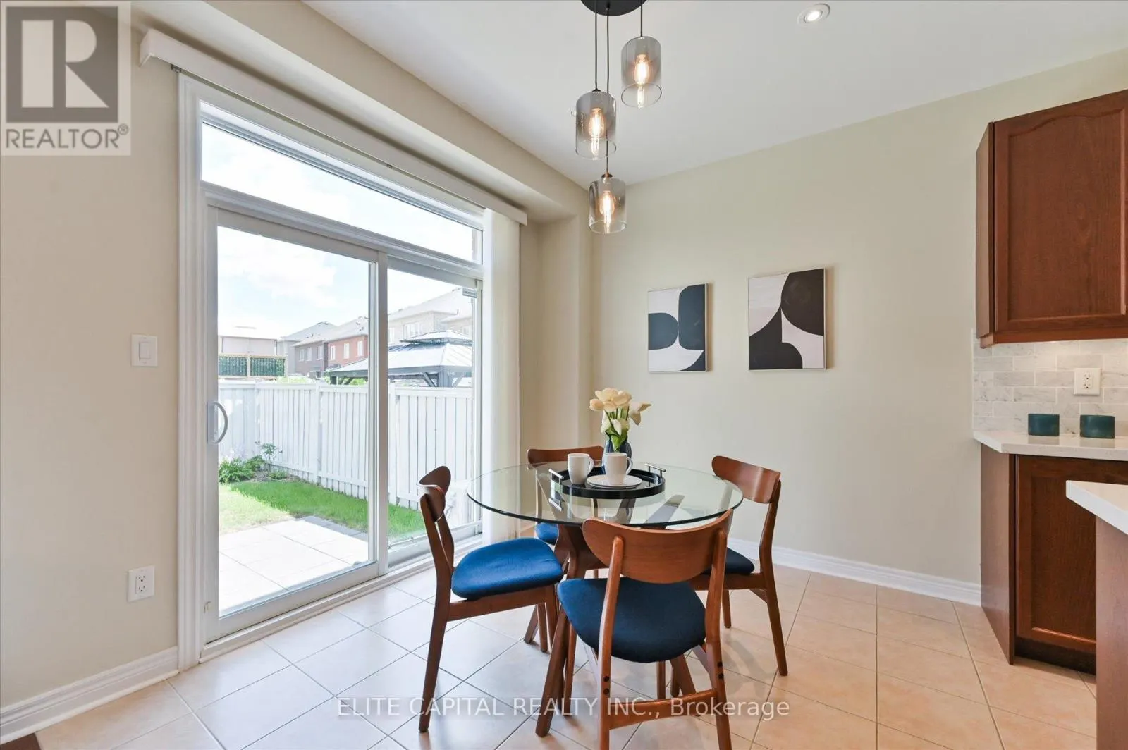 7 SALIX AVENUE