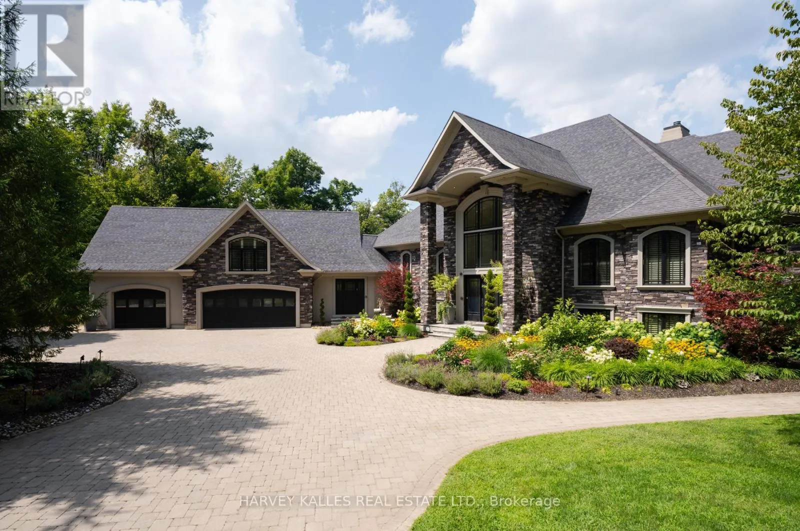 1562 LADYWOOD WAY