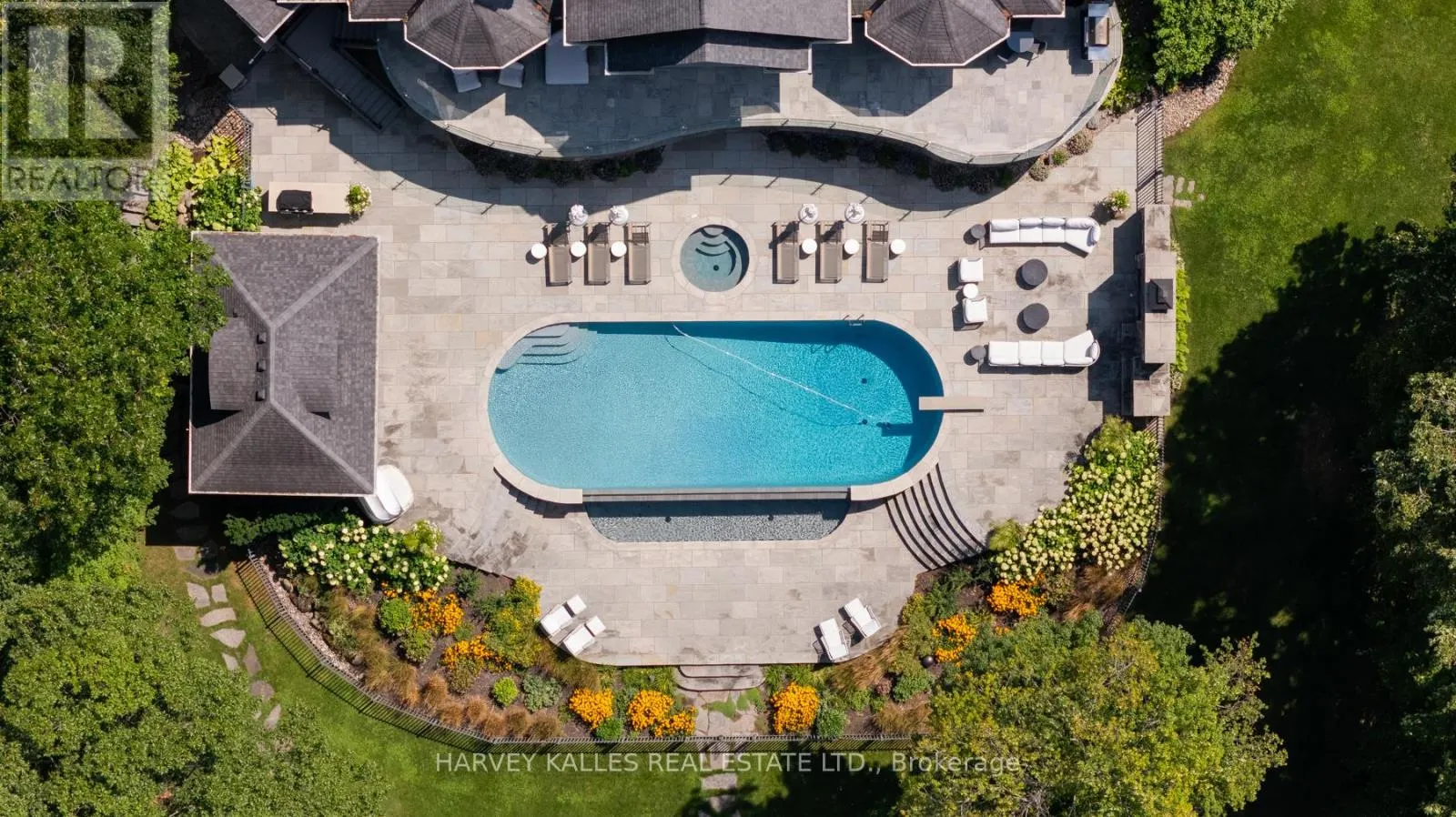 1562 LADYWOOD WAY