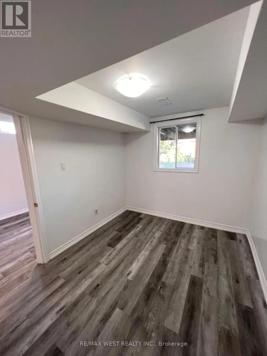 BSMT - 746 WALPOLE CRESCENT