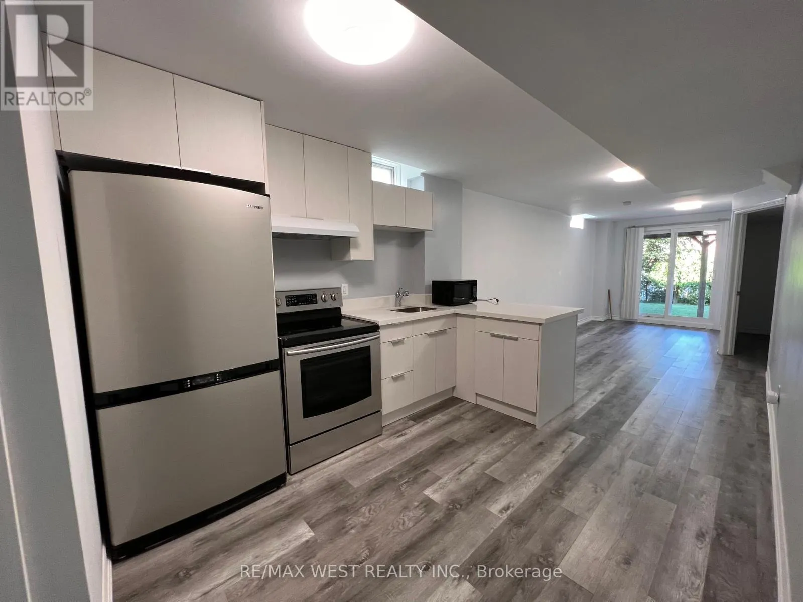 BSMT - 746 WALPOLE CRESCENT