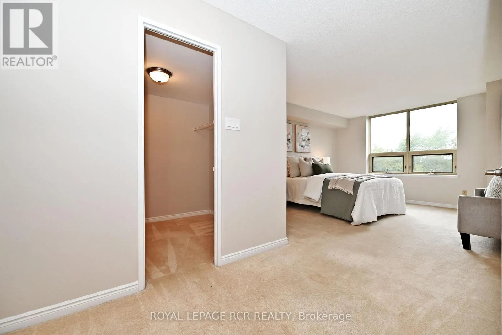 311 - 14924 YONGE STREET