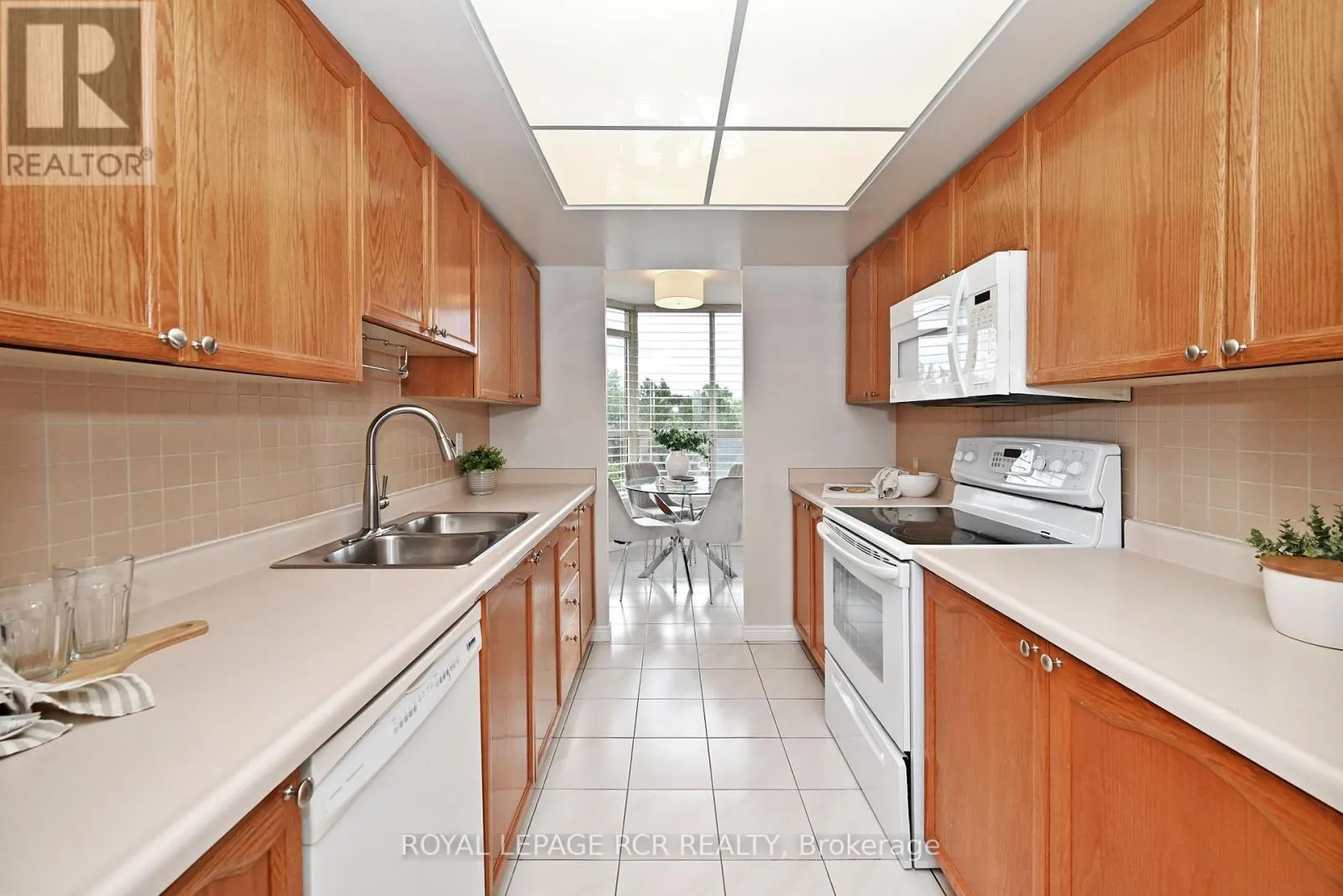 311 - 14924 YONGE STREET