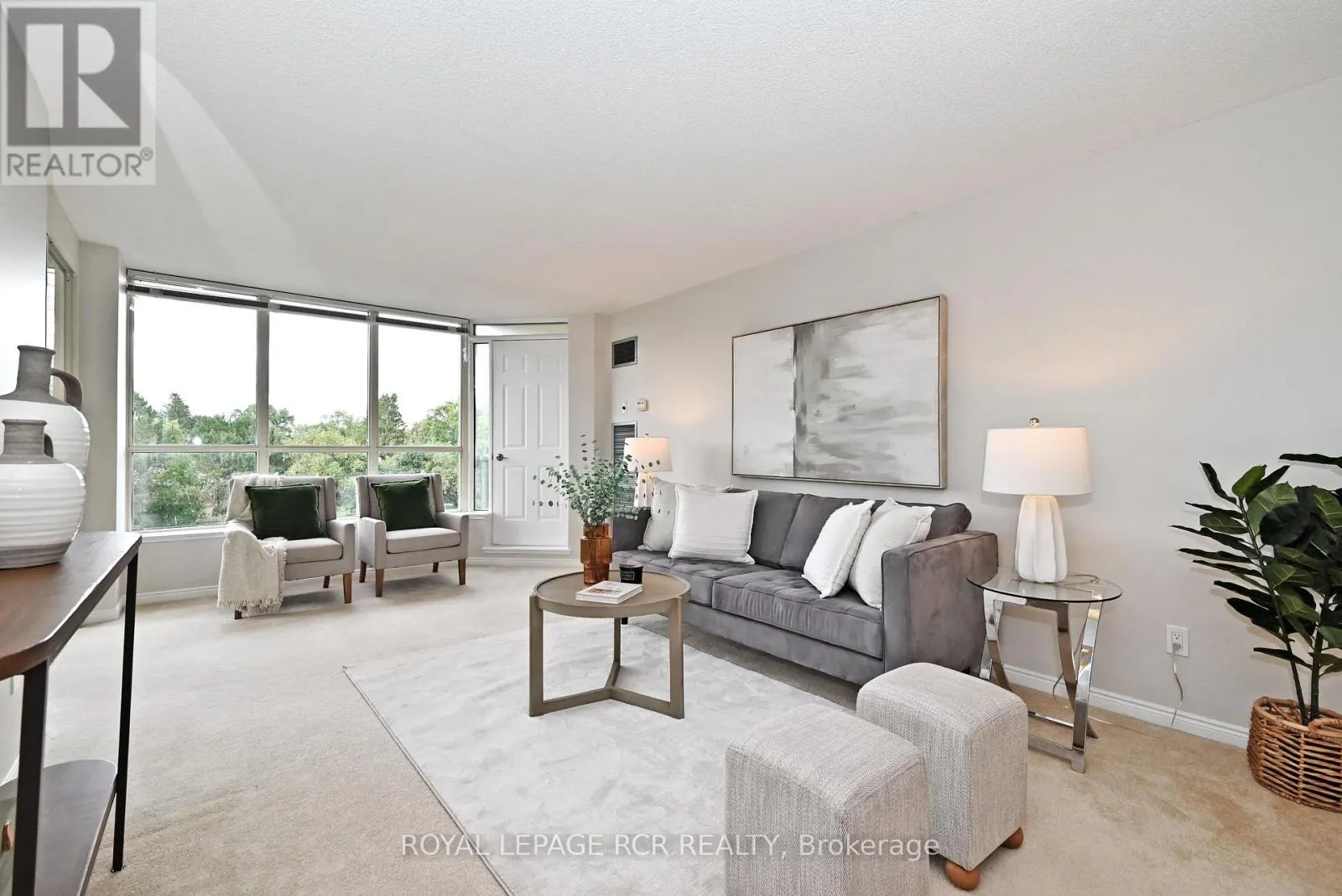 311 - 14924 YONGE STREET