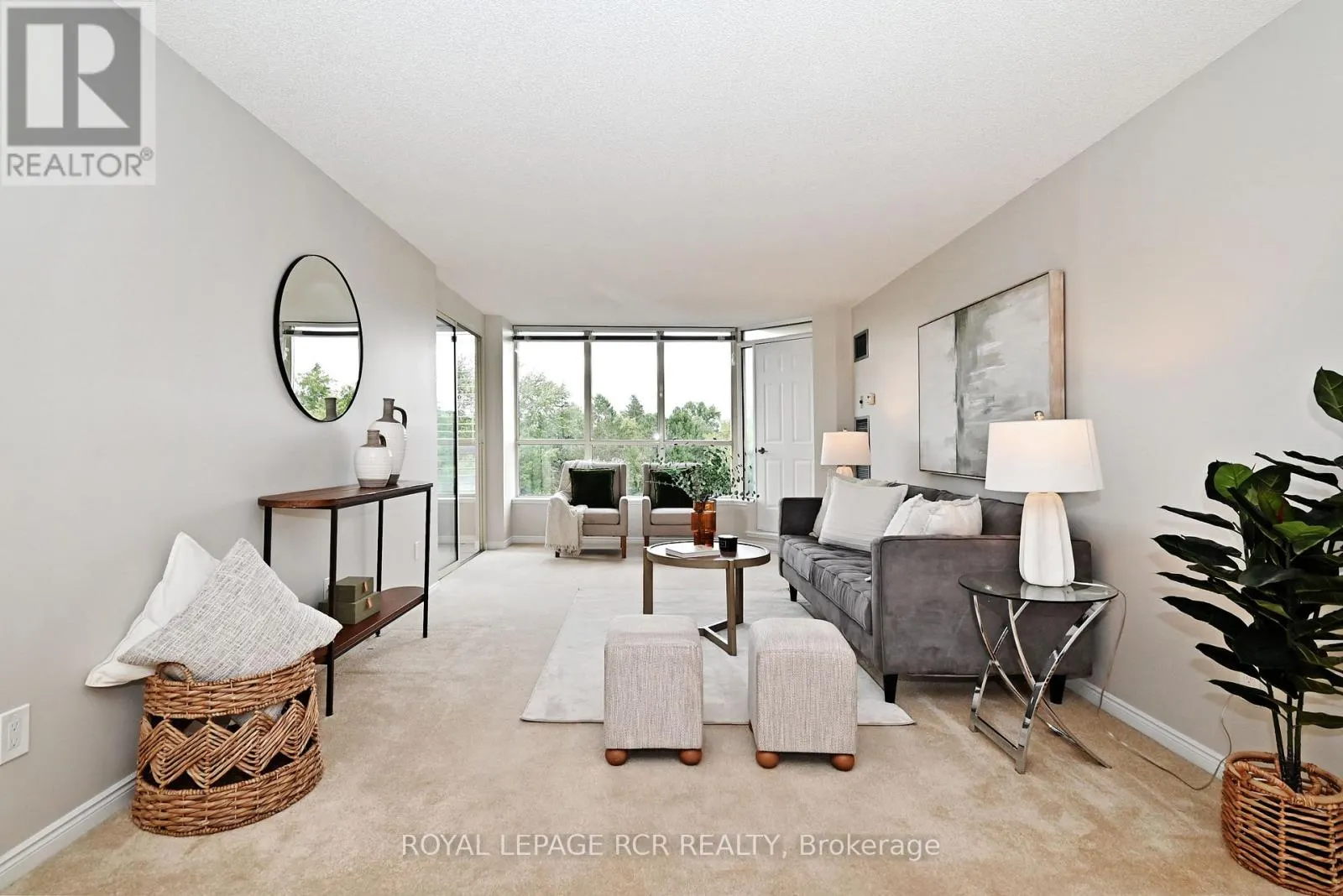 311 - 14924 YONGE STREET