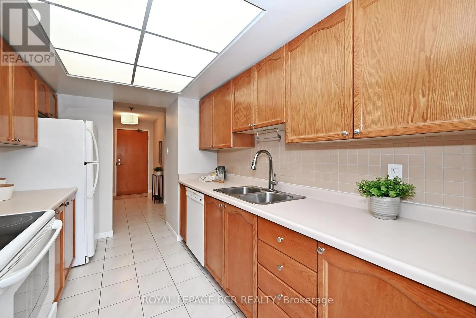 311 - 14924 YONGE STREET