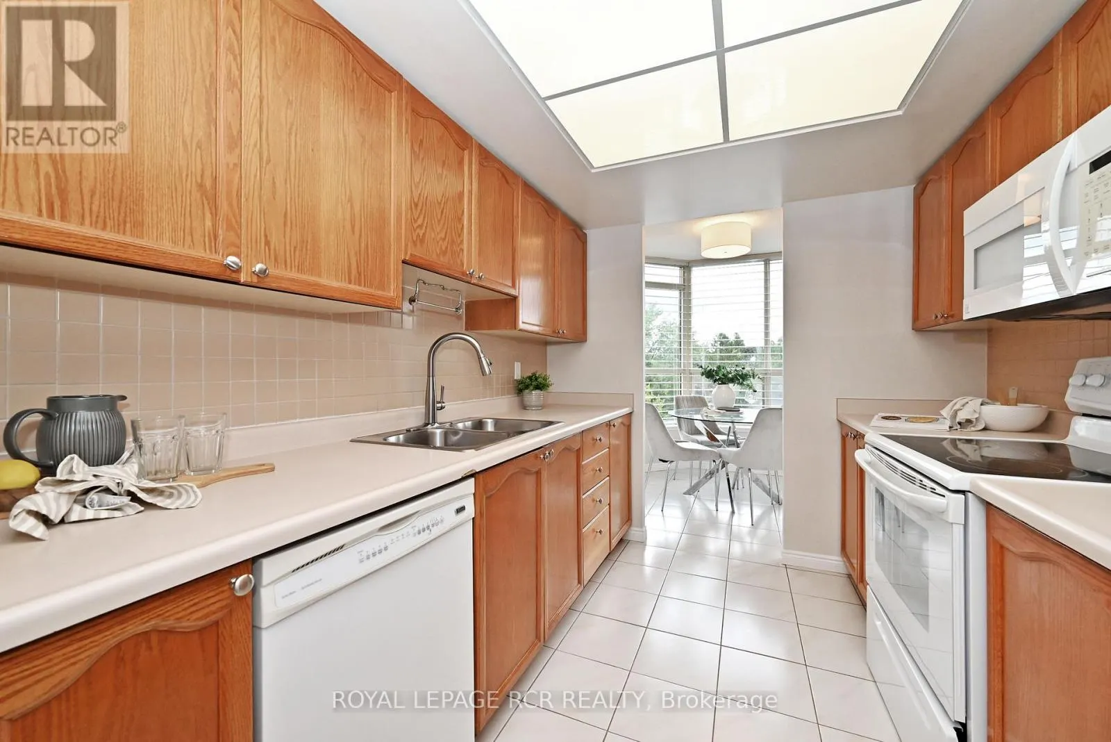311 - 14924 YONGE STREET