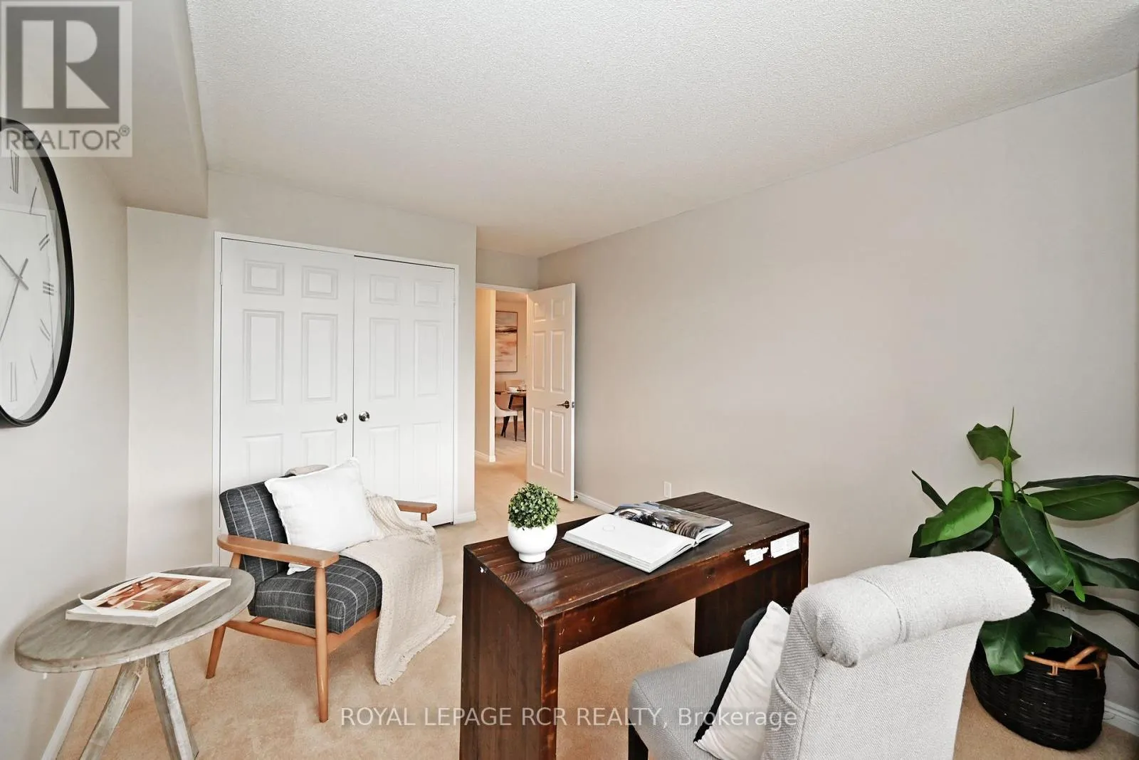 311 - 14924 YONGE STREET
