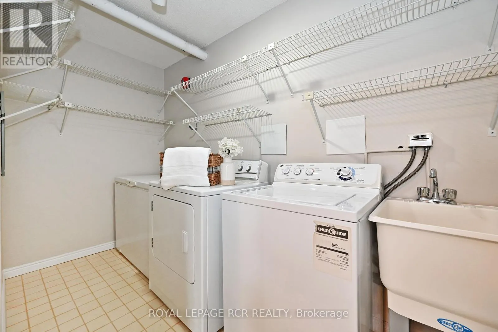 311 - 14924 YONGE STREET