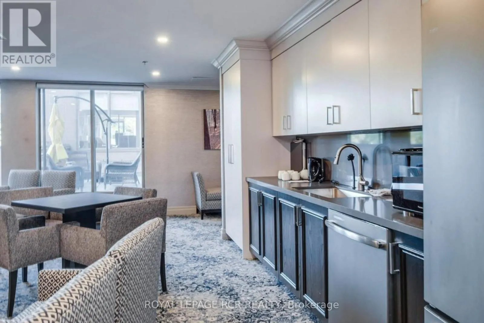 311 - 14924 YONGE STREET