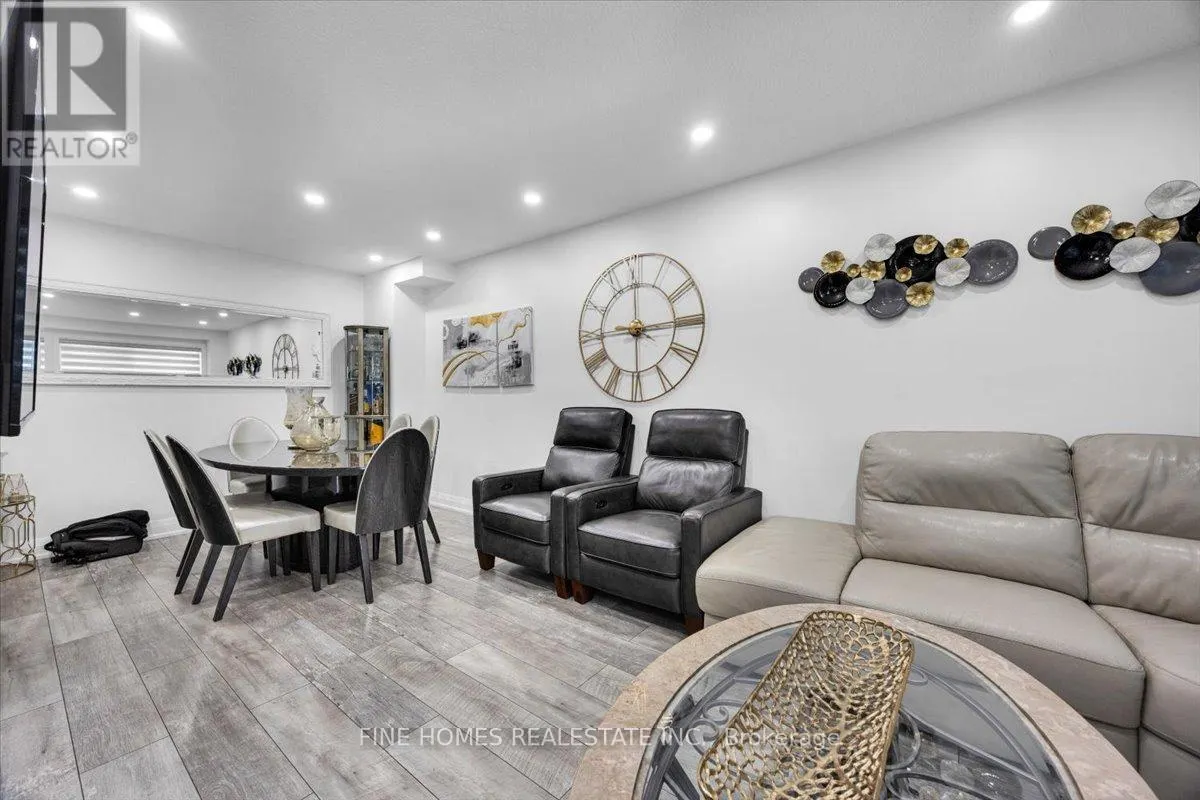 24 NEW HAVENS WAY