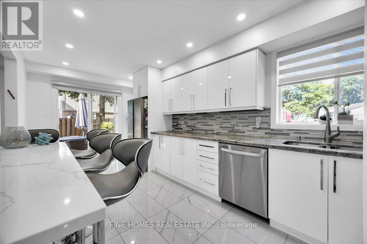 24 NEW HAVENS WAY