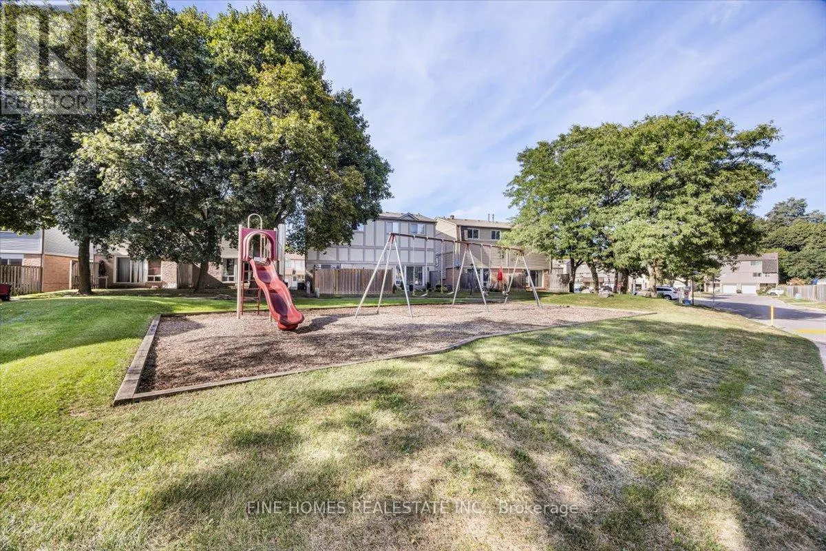 24 NEW HAVENS WAY