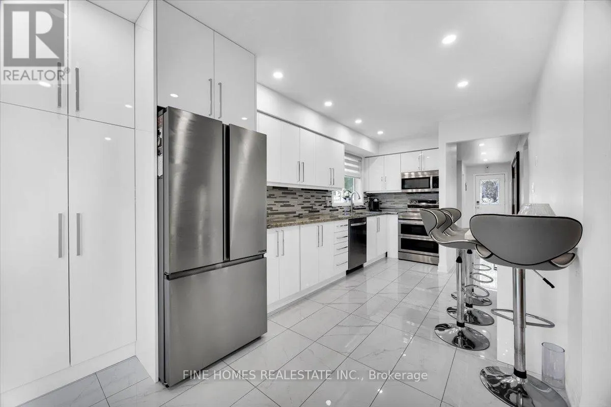 24 NEW HAVENS WAY