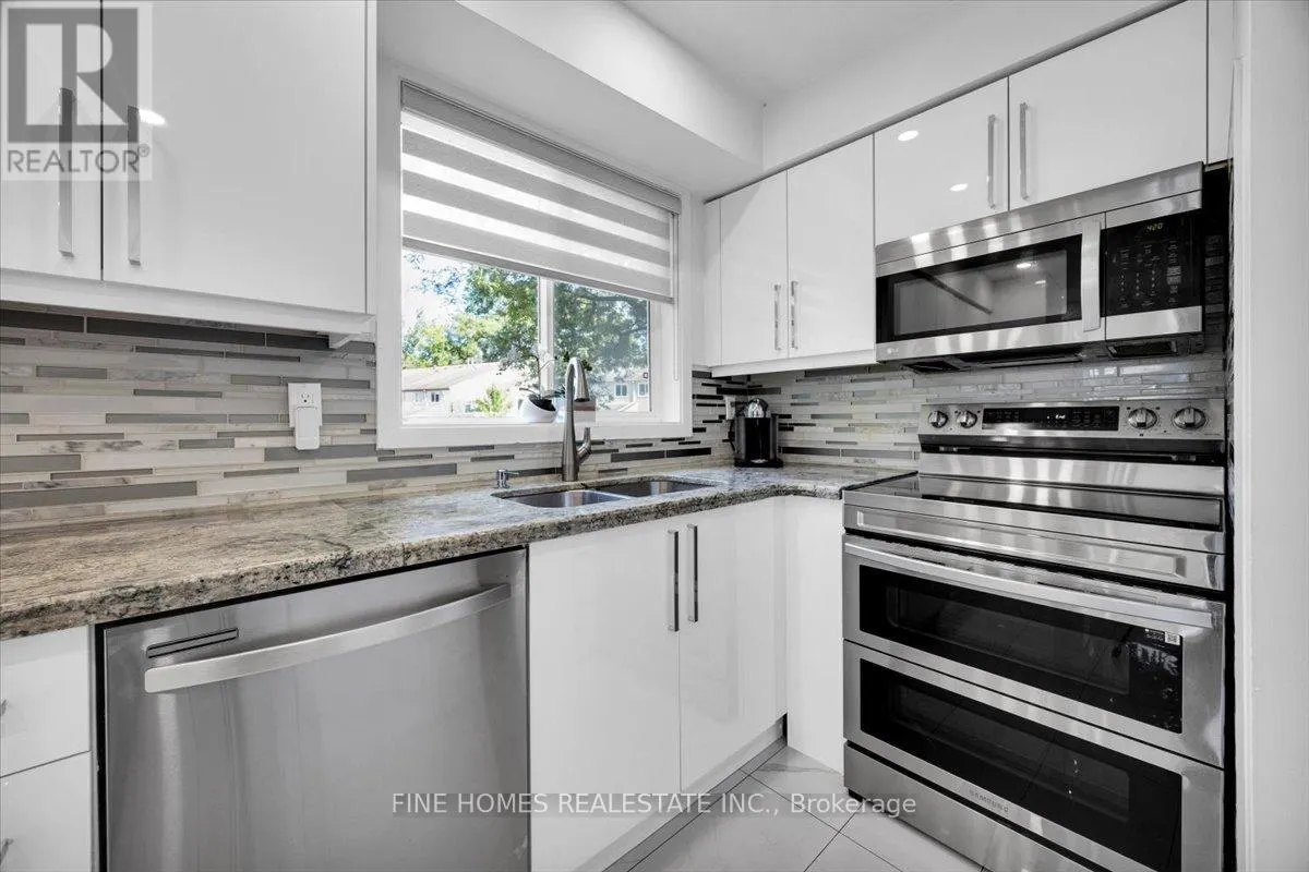 24 NEW HAVENS WAY