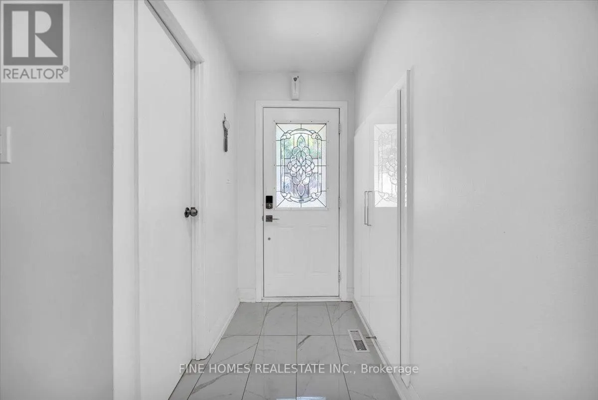 24 NEW HAVENS WAY