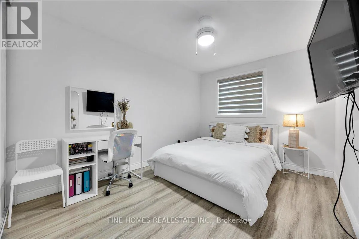 24 NEW HAVENS WAY