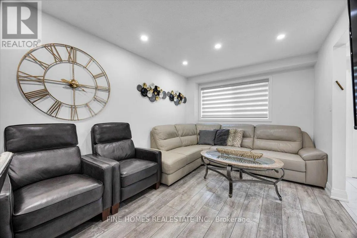 24 NEW HAVENS WAY
