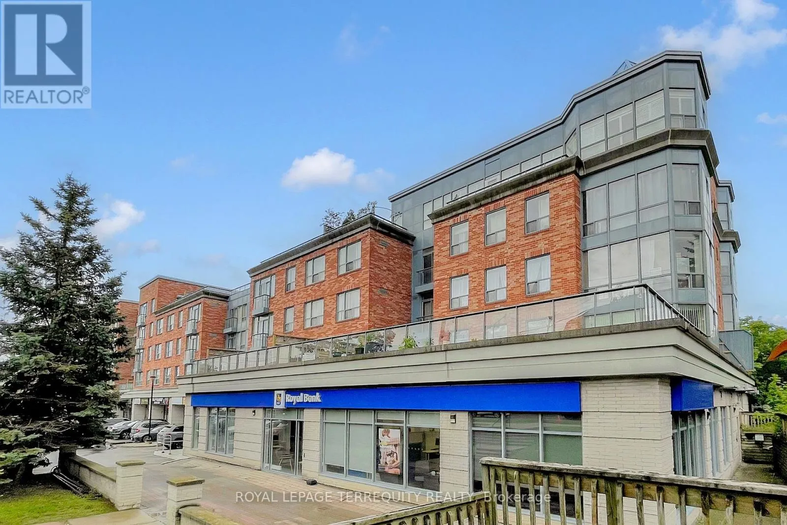 213 - 7398 YONGE STREET