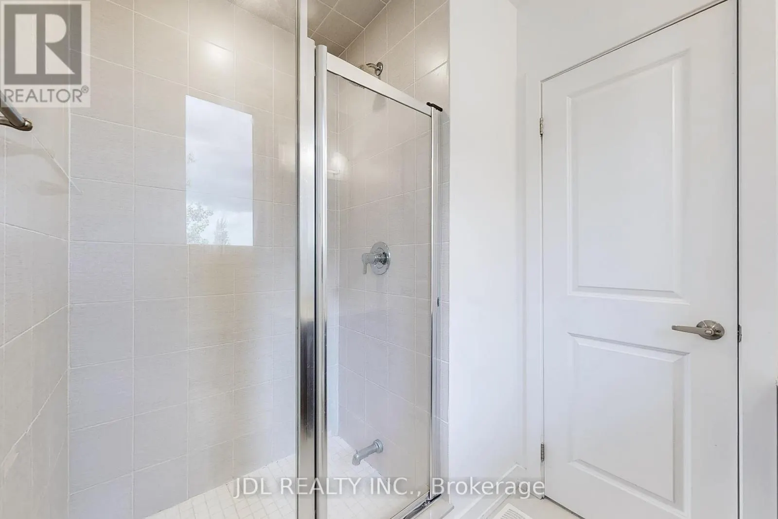 112 - 370 D RED MAPLE ROAD
