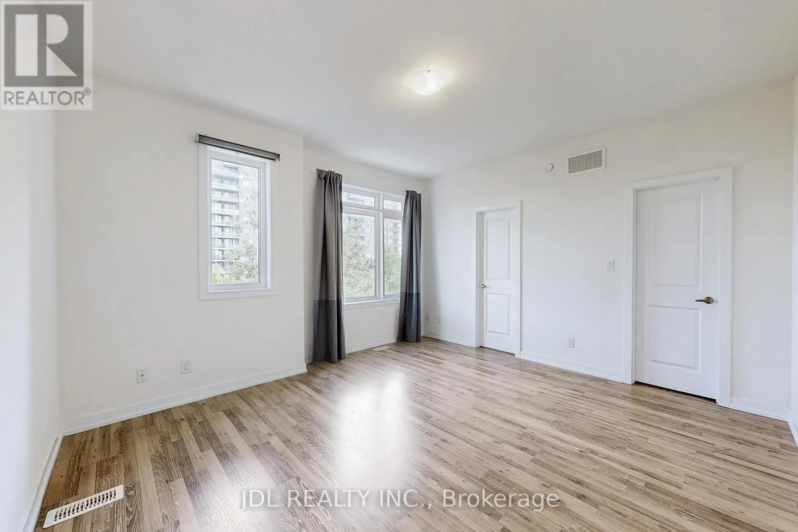 112 - 370 D RED MAPLE ROAD