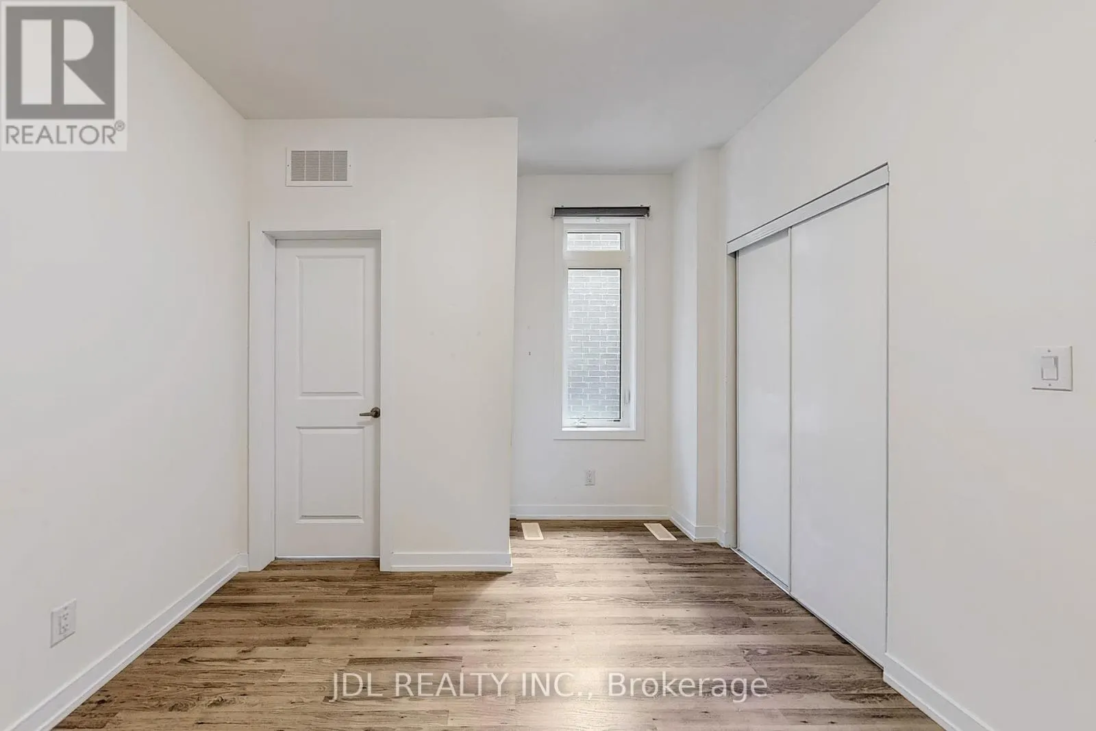 112 - 370 D RED MAPLE ROAD